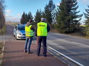 praca komisji na miejscu wypadku