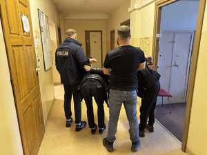 zabezpieczona gotówka i zatrzymani