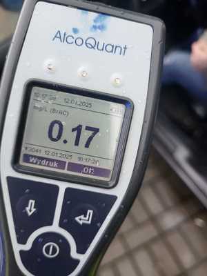 zatrzymany pojazd do kontroli i wynik badania z alkomatu