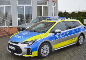 uroczystość przekazania nowych radiowozów