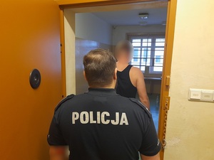 policjanci zatrzymali podejrzanego o kradzież transportera