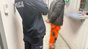 policjant z zatrzymanym