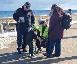 policjanci podczas spotkań
