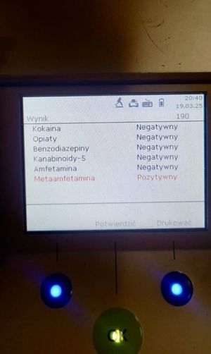 zatrzymany po pościgu jego pojazd oraz wynik testera narkotykowego