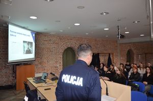 Policjanci spotkali się ze studentami