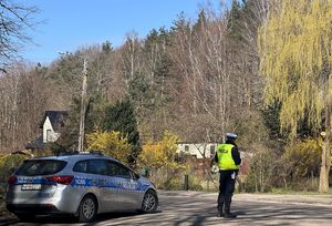 policjant na trasie