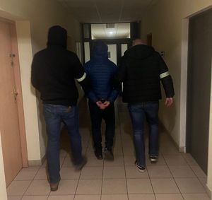 41-latek zatrzymany do sprawy znieważenia symboli państwa