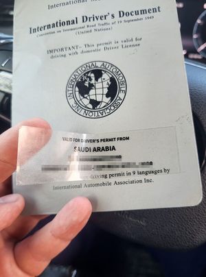 prawa jazdy i radiowóz