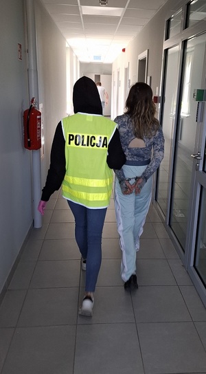 policjantka z zatrzymaną