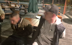 zatrzymani i odzyskany pojazd