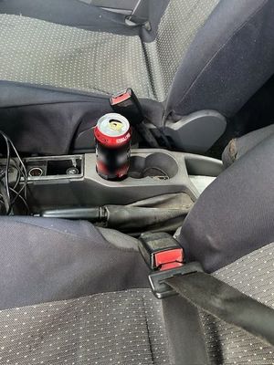 zatrzymany do kontroli pojazd i alkohol wewnątrz