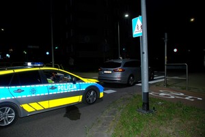 policjanci na miejscu zdarzeń drogowych
