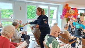 Policjanci rozmawiali z seniorami o bezpieczeństwie