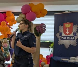 Policjanci rozmawiali z seniorami o bezpieczeństwie