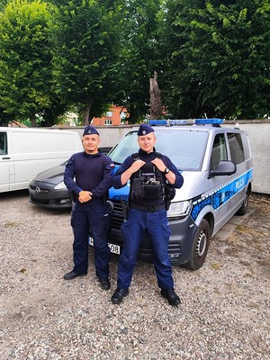 policjanci którzy udzielili pomocy