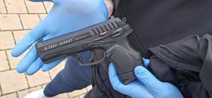 zatrzymany i zabezpieczona broń pneumatyczna