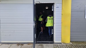 policjanci i Kas podczas działań