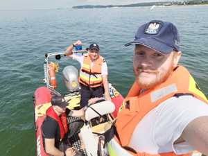 policjanci dbali o bezpieczeństwo na wodach