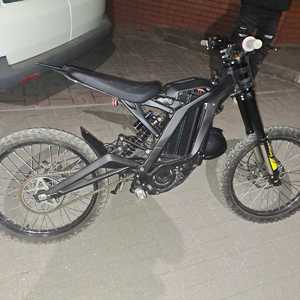 motocykl elektryczny, którym uciekał przed policjantami 14-latek