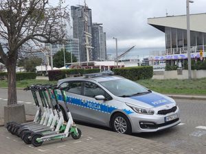 Policjanci z gdyńskiej drogówki prowadzą działania „Hulajnogi elektryczne”