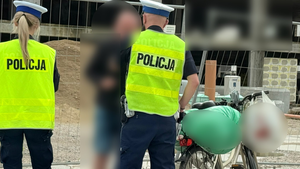 policjanci prowadzili działania E-rowery