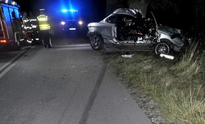 Policjanci wyjaśniają okoliczności śmiertelnego wypadku drogowego.