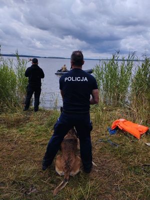 przewodnicy psów służbowych podczas szkolenia