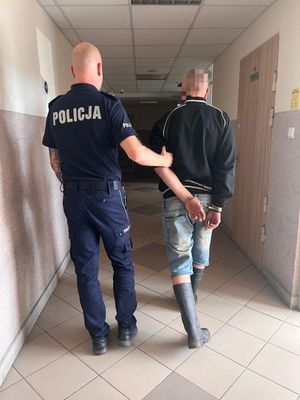 zatrzymani w rękach policji