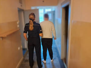 Spowodował wypadek po alkoholu i uciekł.