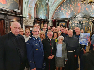 Policjanci, pracownicy Policji oraz policyjni emeryci i renciści z całego kraju, w tym liczna reprezentacja z garnizonu pomorskiego, przybyli na Jasną Górę, aby wspólnie modlić się w intencji poległych podczas służby, za bezpieczeństwo oraz przyszłość Ojczyzny. Była to również szczególna okazja do integracji środowiska, tegoroczne uroczystości połączone były z IV Pomorską Policyjną Pielgrzymką Motocyklową na Jasną Górę.