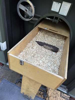 policjanci podczas zabezpieczania niewybuchu