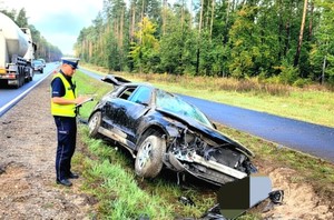 Dachowanie na krajowej „20” między Kościerzyną a Łubianą.