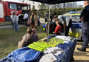 Rozmowy o bezpieczeństwie – spotkania policjantów z dziećmi i młodzieżą.