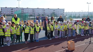 Kościerscy policjanci dbają o bezpieczeństwo najmłodszych.