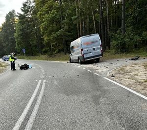 Policjanci pracowali na miejscu zdarzenia tragicznego wypadku w Dębogórzu.