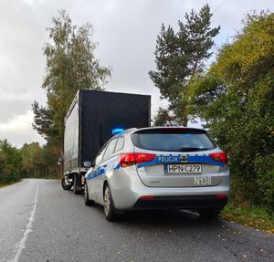 Pijani kierowcy i z zakazami zatrzymani. Wśród nich trzy osoby były poszukiwane.