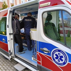 Policjanci szkolili ratowników medycznych z zasad bezpieczeństwa i samoobrony