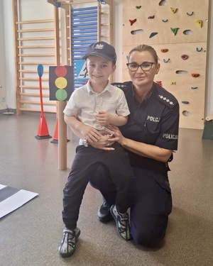 potkanie dzielnicowej z wychowankami Przedszkola Specjalnego przy Specjalnym Ośrodku Szkolno-Wychowawczym w Nowym Dworze Gdańskim o bezpieczeństwie na drodze.