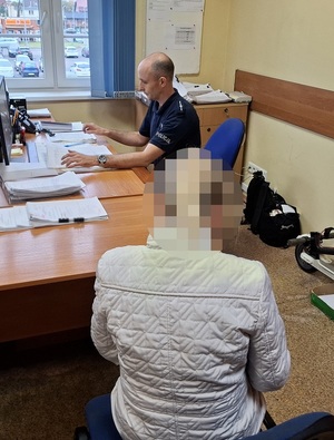 zatrzymana która Kradła figurki z dziecięcych nagrobków żeby przyozdobić nimi własny ogród.