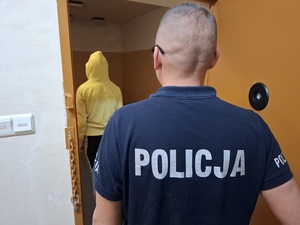 Poszukiwana listem gończym pasażerka passata zatrzymana podczas kontroli drogowej.