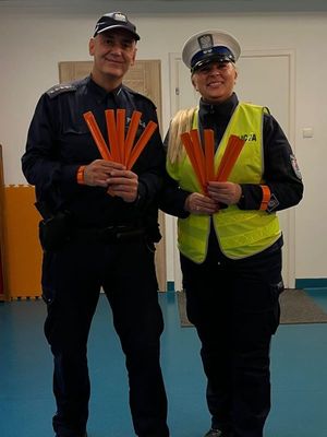 Policjanci z Gdyni w przedszkolu rozmawiali o bezpieczeństwie, odblaskach i swojej służbie.