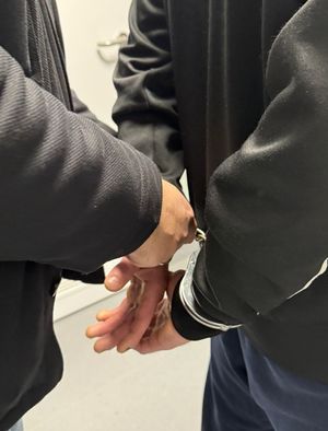 Gdańszczanin usłyszał zarzut za posiadanie znacznej ilości narkotyków i został objęty policyjnym dozorem.