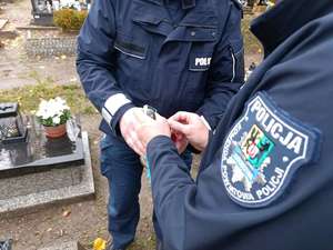 Kościerscy policjanci uczcili pamięć funkcjonariusza zmarłego 99 lat temu.