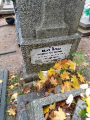 Kościerscy policjanci uczcili pamięć funkcjonariusza zmarłego 99 lat temu.