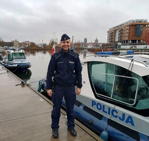 Policjantka po służbie, podczas treningu rowerowego, pomogła rowerzystce, która uległa wypadkowi.