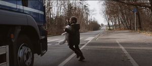 Martwe pole ciężarówki - zobacz, czego kierowca nie widzi