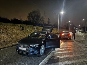 pojazd zatrzymany do kontroli po pościgu