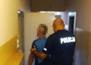 Ukrywał się w mieszkaniu w centrum miasta. Policja namierzyła poszukiwanego.