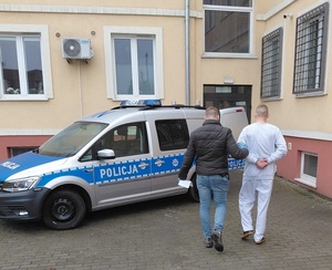 zatrzymany i policjant