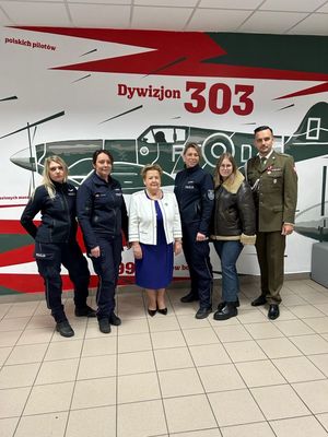 Z mundurem i empatią. Służby mundurowe wsparły Dzień Dawcy Szpiku w Chojnicach.